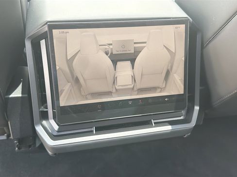 Used 2024 Tesla Cybertruck AWD Crew Cab image 21