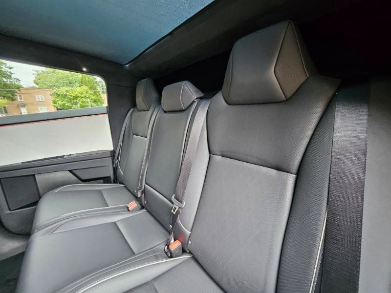 Used 2024 Tesla Cybertruck AWD Crew Cab image 71