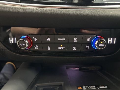 Certified 2024 Buick Enclave Premium image 34