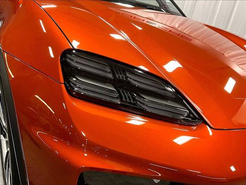 Used 2025 Porsche Macan Electric image 15