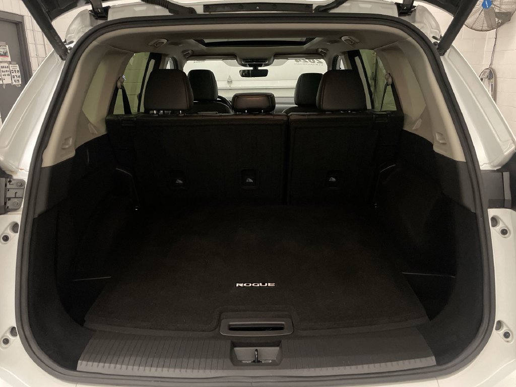 Used 2024 Nissan Rogue SV w/ SV Premium Package AWD/4WD image 19