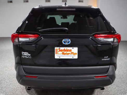Used 2022 Toyota RAV4 LE AWD/4WD image 8