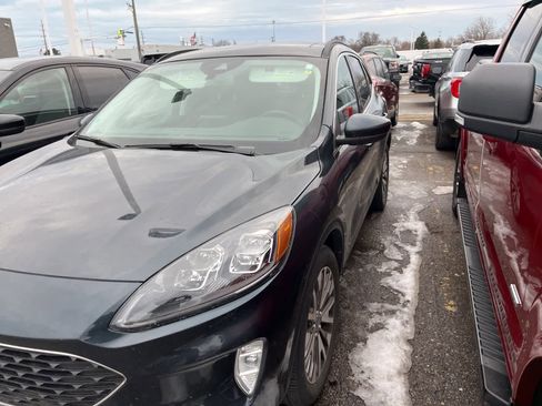 Used 2022 Ford Escape Titanium w/ Class II Trailer Tow Package image 5