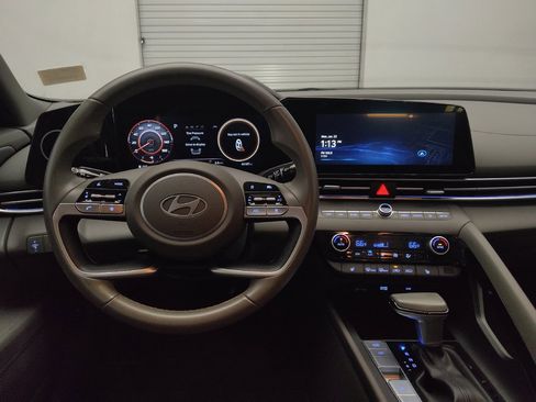 Used 2025 Hyundai Elantra SEL FWD image 22