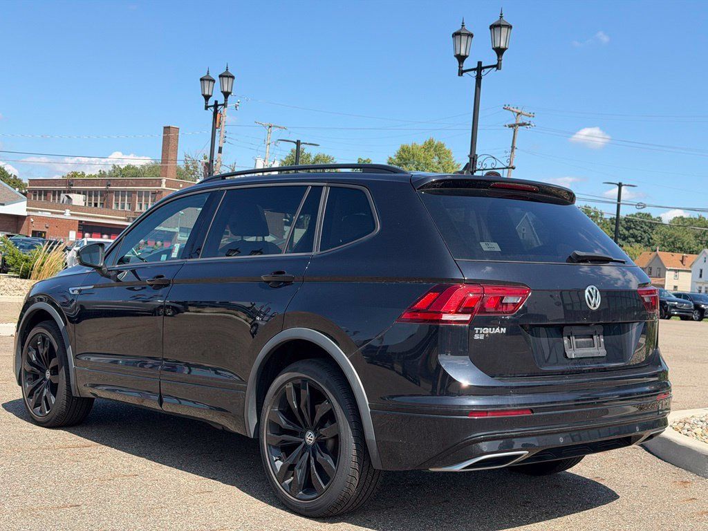 Used 2020 Volkswagen Tiguan SE R-Line FWD image 3