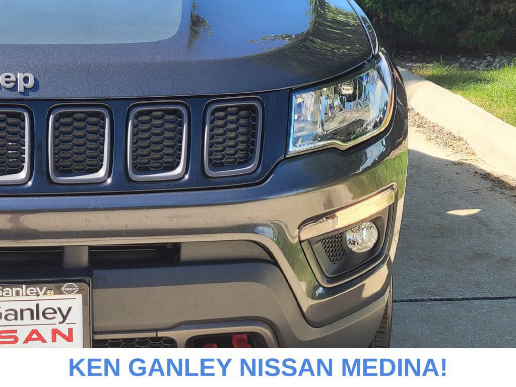 Used 2019 Jeep Compass Trailhawk w/ Popular Equipment Group AWD/4WD image 10