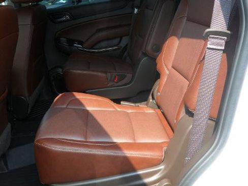 Used 2020 Chevrolet Tahoe Premier w/ Premier 6.2L Value Package image 16