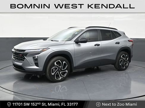 Used 2024 Chevrolet Trax RS w/ Driver Confidence Package FWD image 1