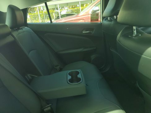 Certified 2021 Toyota Prius FWD image 12