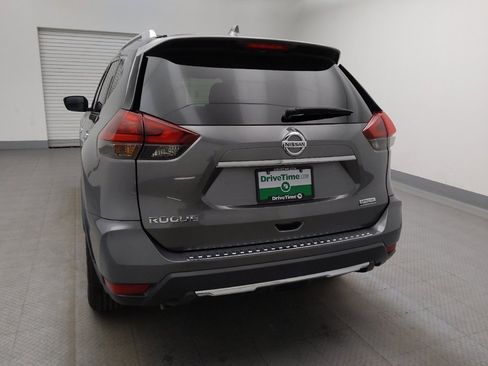 Used 2019 Nissan Rogue S w/ Special Edition Package FWD image 6