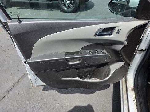 Used 2017 Chevrolet Sonic LT FWD image 10