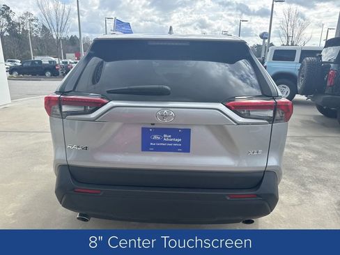 Used 2024 Toyota RAV4 XLE w/ Convenience Package image 5