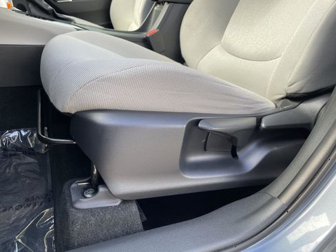 Used 2022 Toyota Corolla Cross LE w/ Moonroof Package AWD/4WD image 15