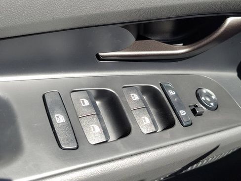 New 2026 Hyundai Elantra SEL Sport FWD image 17
