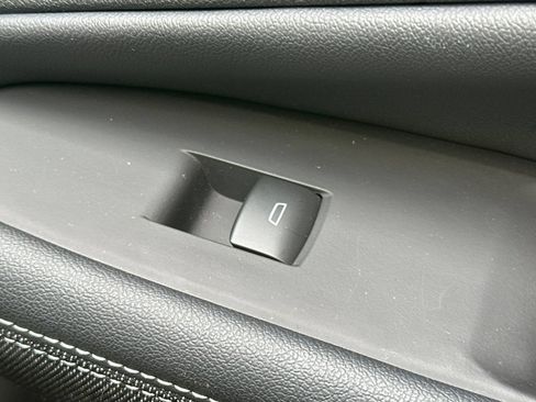 Used 2026 Chevrolet Blazer EV LT FWD image 21