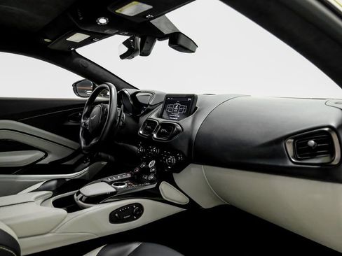 Used 2023 Aston Martin V12 Vantage RWD image 11