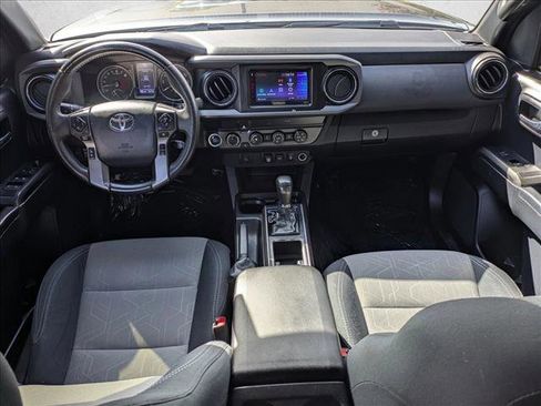 Used 2020 Toyota Tacoma TRD Off-Road AWD/4WD image 16
