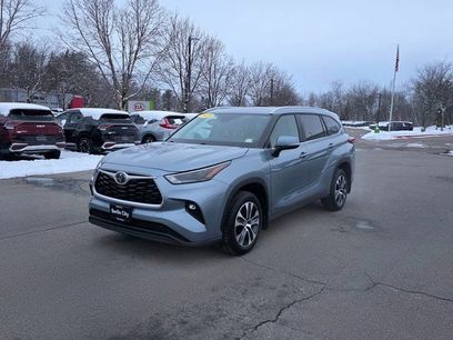 Used 2023 Toyota Highlander XLE