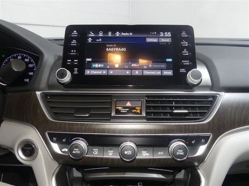 Used 2020 Honda Accord Touring image 37