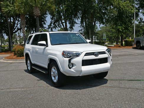 Certified 2024 Toyota 4Runner SR5 Premium w/ Moonroof Package RWD image 6