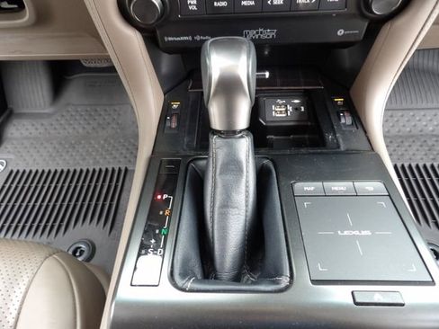 Used 2023 Lexus GX 460 Luxury w/ Accessory Package AWD/4WD image 23