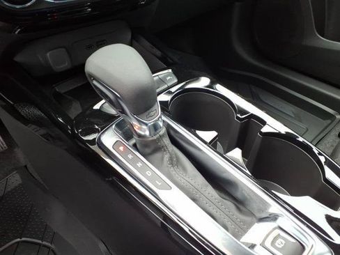 New 2026 Chevrolet Trax LT w/ Sunroof Package FWD image 9