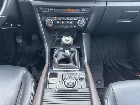 Used 2018 MAZDA MAZDA3 Touring image 26