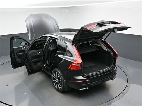 Used 2024 Volvo XC60 B5 Plus w/ Climate Package image 48