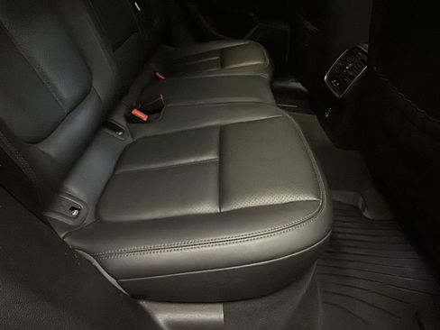 Used 2023 Porsche Macan image 16