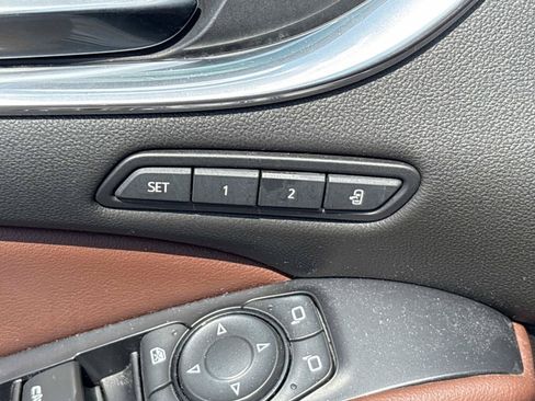 Used 2021 Buick Enclave Avenir w/ Avenir Technology Package AWD/4WD image 13
