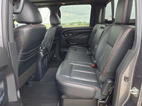 Used 2021 Nissan Titan PRO-4X w/ Pro-4x Convenience Package image 13