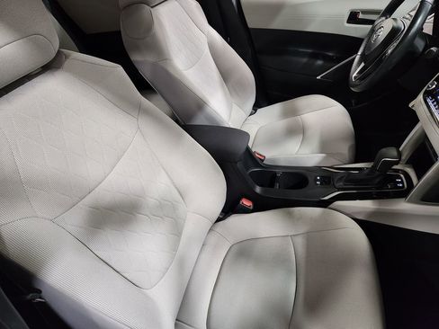 Used 2023 Toyota Corolla Cross LE image 34