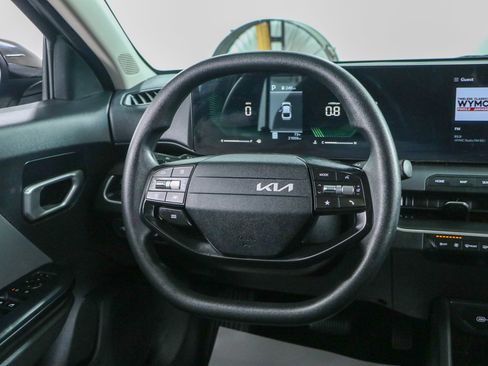 Used 2025 Kia K4 FWD image 12
