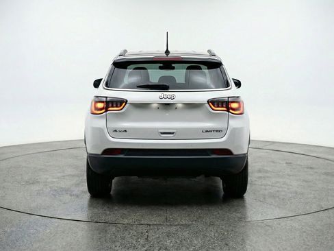 Used 2025 Jeep Compass Limited image 6