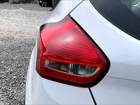 Used 2017 Ford Focus SE image 28