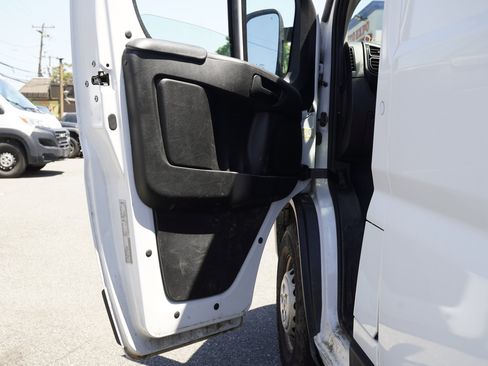 Used 2025 RAM ProMaster 2500 w/ Convenience Group FWD image 13