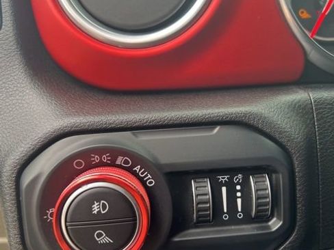 Used 2020 Jeep Gladiator Rubicon image 15
