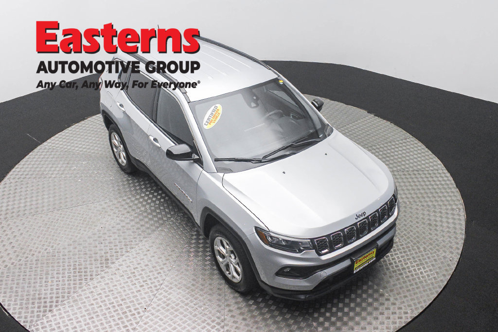 Used 2024 Jeep Compass Latitude AWD/4WD image 4