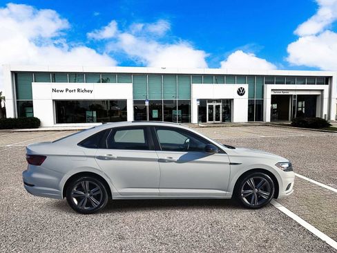 Used 2021 Volkswagen Jetta R-Line image 9