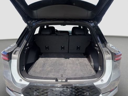 Used 2024 Chevrolet Equinox EV RS FWD image 20