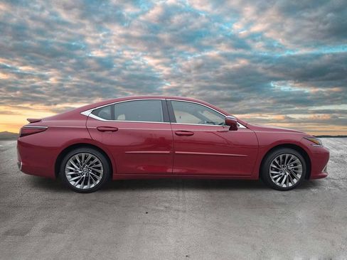 Certified 2024 Lexus ES 300h Ultra Luxury image 9