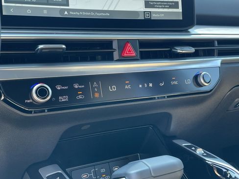 New 2026 Kia Sorento SX Prestige w/ Olive Brown Leather Package image 16