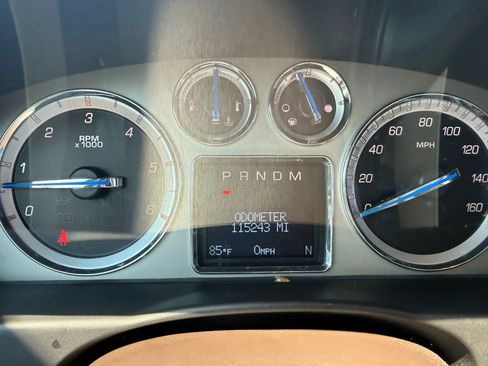 Used 2013 Cadillac Escalade ESV Luxury AWD/4WD image 16