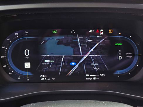 Used 2023 Volvo XC40 Recharge Plus image 25