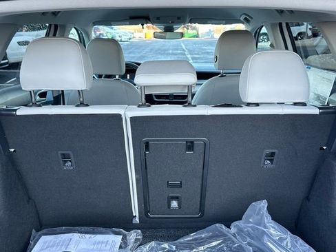 New 2026 Volkswagen Taos SE image 19