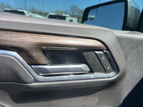 Used 2023 Chevrolet Silverado 1500 LT image 12