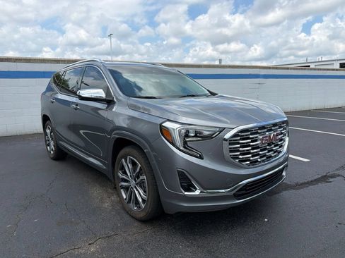 Certified 2018 GMC Terrain Denali w/ Advanced Safety Package FWD image 9