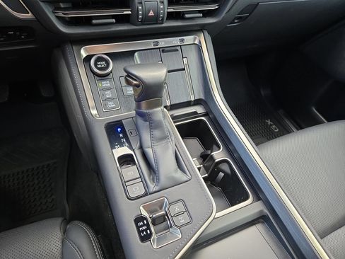 Used 2025 Lexus GX 550 AWD/4WD image 22