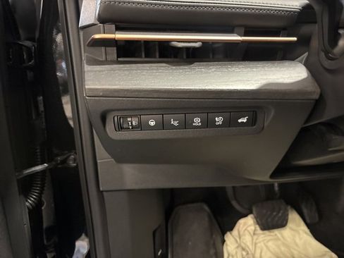 Certified 2025 Nissan Ariya AWD image 17