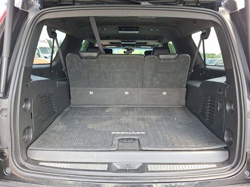 Used 2018 Cadillac Escalade ESV Platinum AWD/4WD image 29